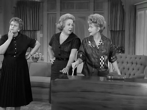 The Lucy Show ｜TV-1963｜ LUCY'S BARBERSHOP QUARTET ｜S1E19