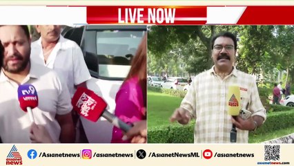 ഇത് നിർണായകം ; കുടുംബത്തോടൊപ്പമെത്തി വോട്ട് രേഖപ്പെടുത്തി തേജസ്വി യാദവ്