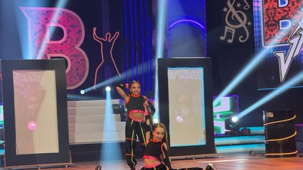 Andrea y Deleissha al ritmo de Reggaetón