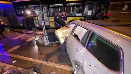 İstanbul'da korkunç kaza! Bariyerleri parçalayarak yayalara çarptı