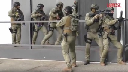 Esercitazioni antiterrorismo della Polizia di Stato per Milano-Cortina: simulati attacchi a San Siro e negli scali di Fiumicino e Ciampino