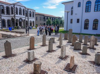 "Medeniyetler Mezarlığı" sergisi ziyaretçilerle buluştu