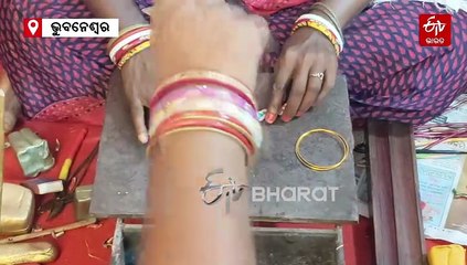 ସୁଭଦ୍ରା ମେଳାରେ ଲାଖ ଚୁଡ଼ିର ସମ୍ଭାର, କିଣିବାକୁ ମହିଳାଙ୍କ ଭିଡ