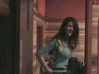 Mourad CA  en costume cravate (la voix de la Tunisie)