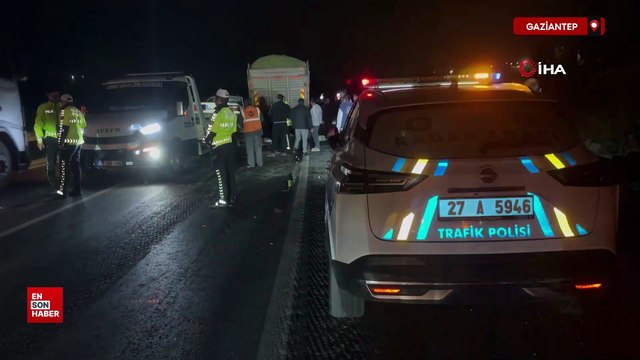 Gaziantep'te otomobil kamyona arkadan çarptı