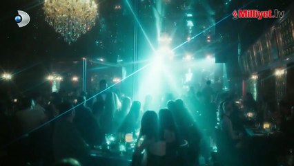 Sahnede fenalaştı, yardımına Eşref koştu