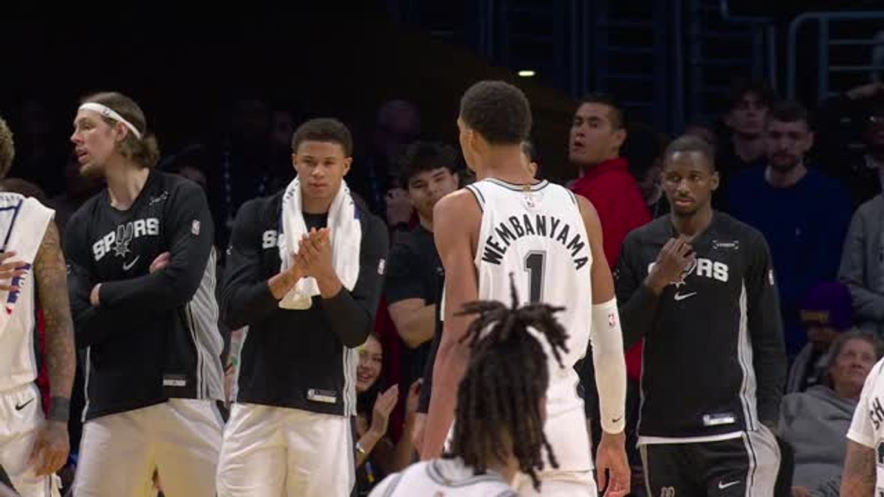 Wembanyama fouls out against the Lakers