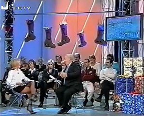 elsa di gati in minigonna