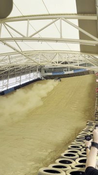 YangWang U8 en la duna de arena artificial más grande del mundo