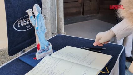 Milano dà l’addio a Giorgio Forattini, maestro della satira politica