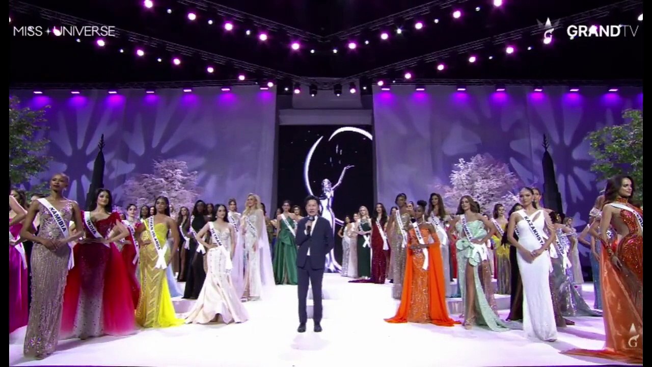 Nawat Itsaragrisil s'excuse lors de Miss Univers après avoir insulté une Miss "d'idiote" lors de Miss Univers 2025.