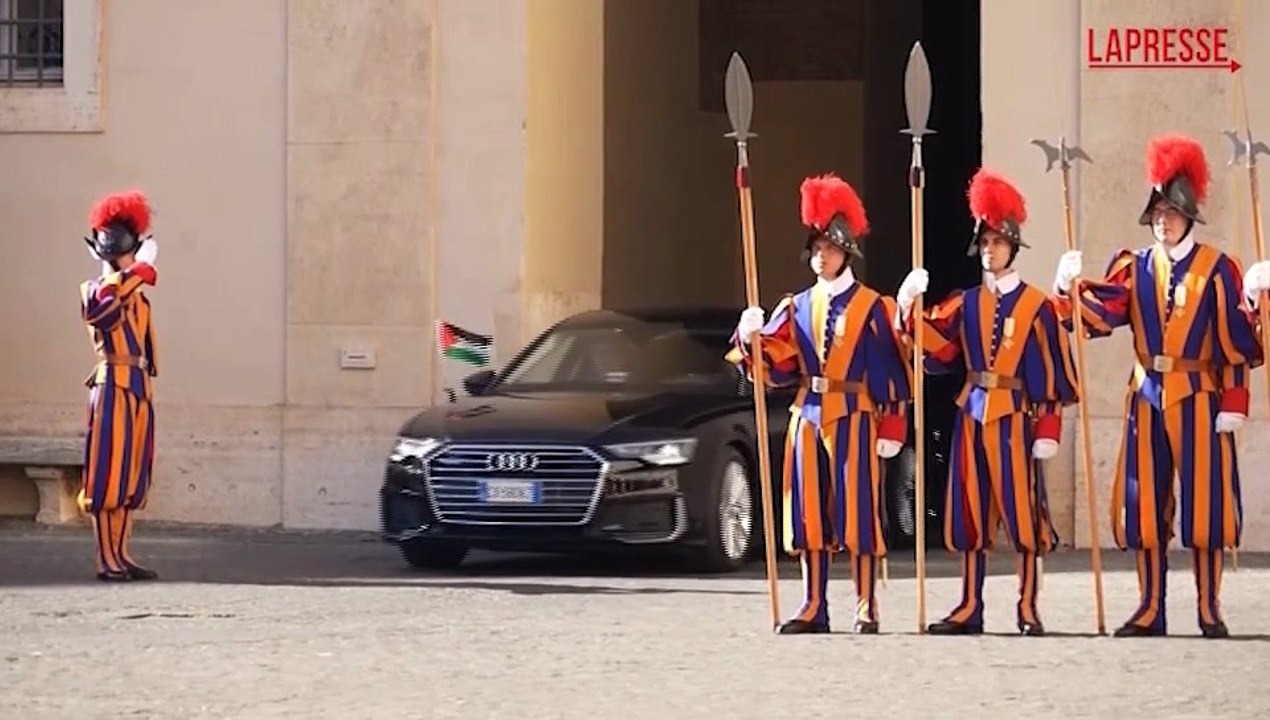 Vaticano, l'arrivo di Abu Mazen per l'incontro con Papa Leone XIV ...