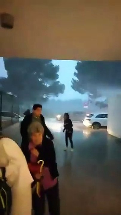Chuva e trovoadas chegaram a Espanha. Barcelona em alerta laranja