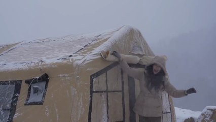 ❄️CAMPING IN HEAVY SNOW WITH A 2-ROOM INFLATABLE TENT