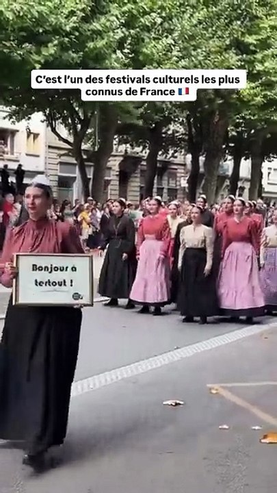 Cap sur la Bretagne où Lorient s’anime chaque été au rythme des cornemuses, des danses et des chants. 🎶