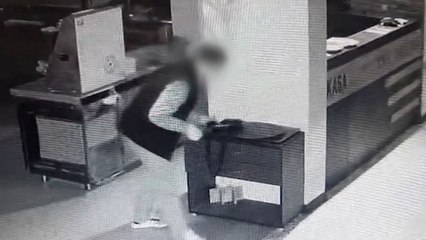 50 bin lira çaldı, kameraya el sallayarak kaçtı!