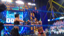 WWE.Smackdown.11.06.20.Bayley.vs.Sasha.Carmella.Attacks.Sasha