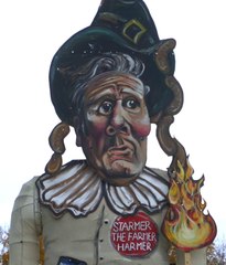 Famed fireworks show takes shots at Starmer