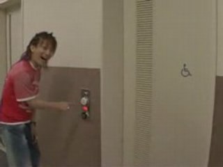 L'arc~en~ciel - Tetsu and the toilett