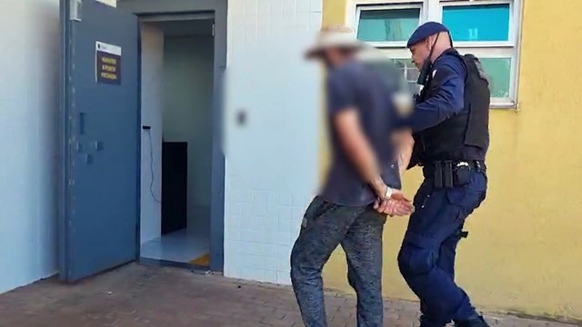 Homem é preso pela Guarda Municipal após furtar Ballantine's em supermercado no bairro Neva em Cascavel