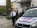 Le bureau de police du Chambon-Feugerolles rouvre au public - Reportage TL7 - TL7, Télévision loire 7