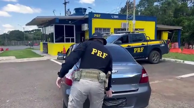 PRF apreende 120 quilos de skunk após fuga na BR-277, em Guarapuava