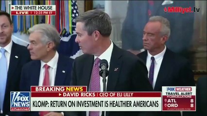 Trump'ın basın toplantısında korku dolu anlar!