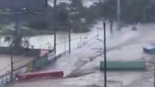 Massive Flood in Mandaue City: Vehicles & Shipping Containers Swept Away by Typhoon Kalmaegi (Tino)