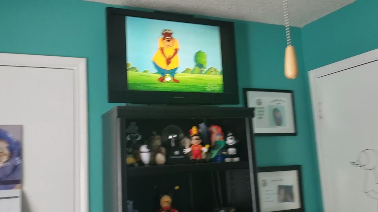 I'm Working on MeTV Toons In My Bedroom