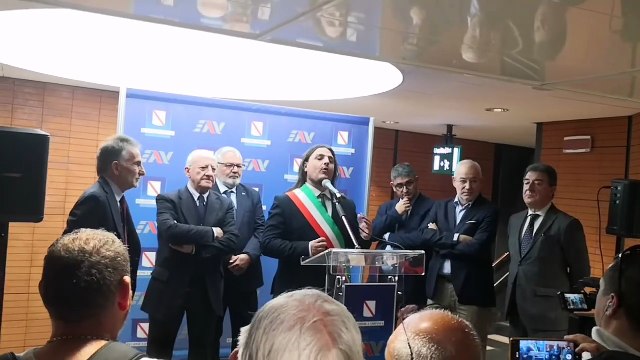 Bacoli (NA) - Il Sindaco Josi Gerardo Della Ragione all'inaugurazione della nuova stazione di Baia (06.11.25)
