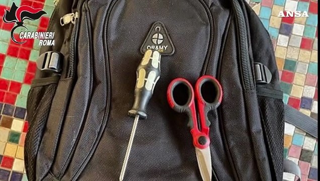 Roma, tre arresti per rapine ai bancomat con la tecnica del jackpotting