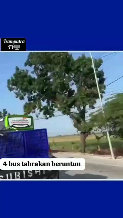 4 bus tabrakan beruntun