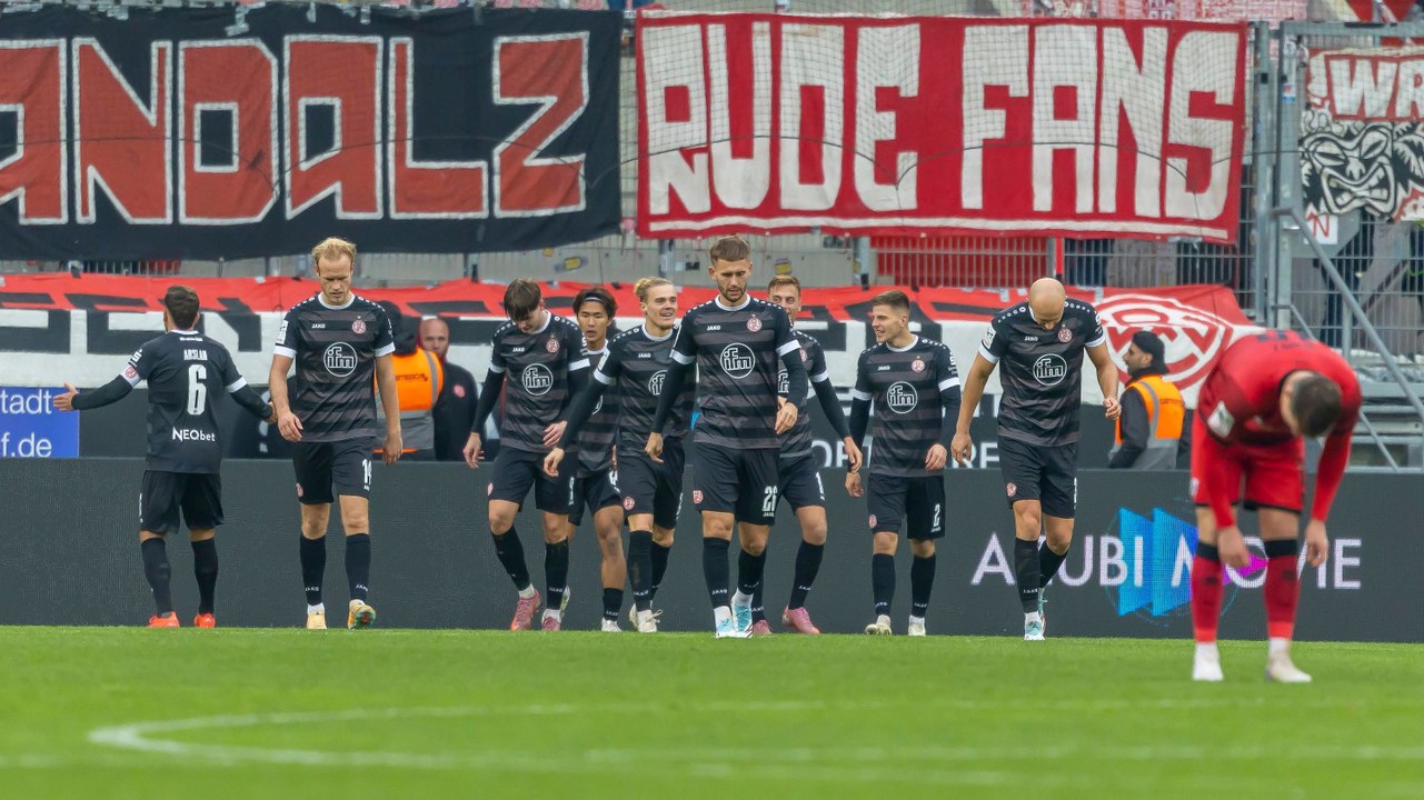 Muster-Kopfball von Potocnik: Essen schlägt Ingolstadt