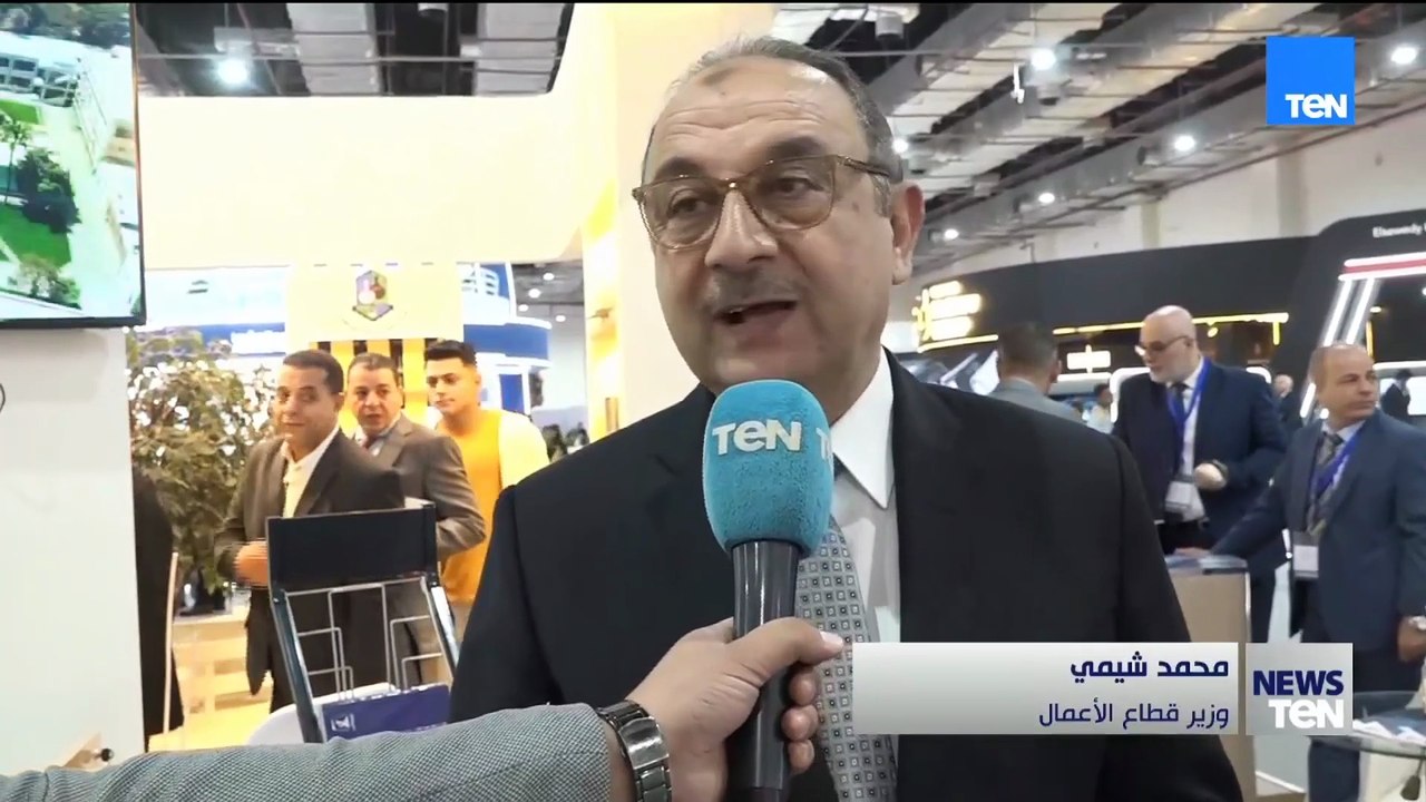 وزير قطاع الأعمال يتفقد جناحي الوزارة في معرض الصناعة والنقل الذكي للشرق الأوسط وأفريقيا 2025