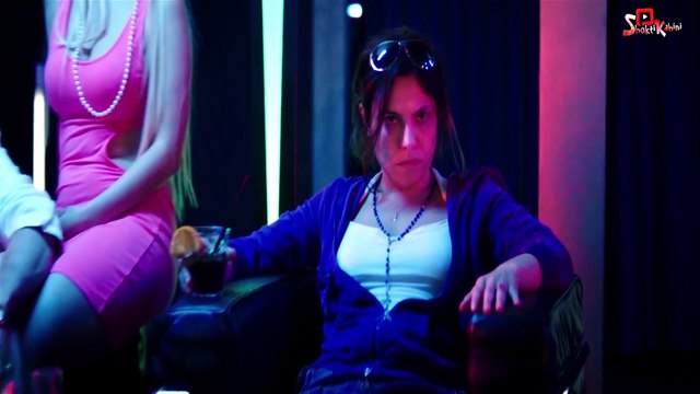 বিষাক্ত আবর্জনায় ডুবে😨তার জীবন বদলে গেলো! Movie explained in Bangla