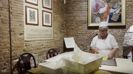 Il video nel ristorante di Santarcangelo di Romagna che combatte il «no show»: «Troppi tavoli vuoti senza disdette»