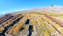 Urartu, Bizans ile Osmanlı'ya ev sahipliği yapan tarihi kale havadan görüntülendi