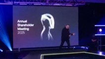 El baile de Elon Musk en la junta de accionistas