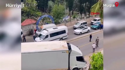 Fethiye'de midibüs ile kamyon çarpıştı! 22'si öğrenci, 23 yaralı