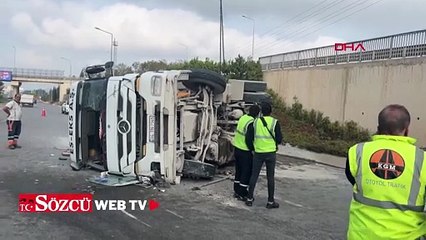 TEM Otoyolu'nda mıcır yüklü kamyon devrildi; şoför yaralandı