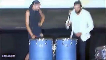 Ritesh Deshmukh absolutely nailed the vibe, totally drowned in the Banjo-Kazooie madness! 🎬🎸  #glamsham #RiteshDeshmukh #BanjoKazooie #TrailerVibes #EpicPerformance #DesiEnergy  Ritesh Deshmukh, Banjo Trailer Vibes, Epic Performance, Desi Energy