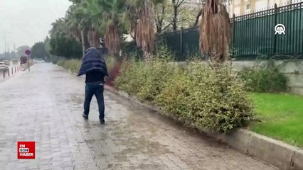 Antalya'da kuvvetli sağanak ve rüzgar hayatı olumsuz etkiliyor