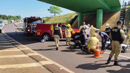 Adolescente cai de viaduto na PRc-467 e tem possível lesão na coluna