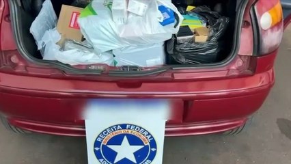 Receita Federal intercepta carros lotados de celulares e perfumes na BR-277, em Cascavel