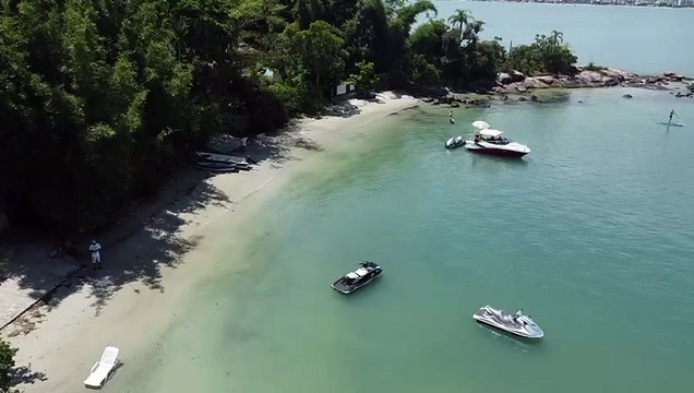 Fotos mostram como é pequena ilha paradisíaca escondida no Norte de Florianópolis