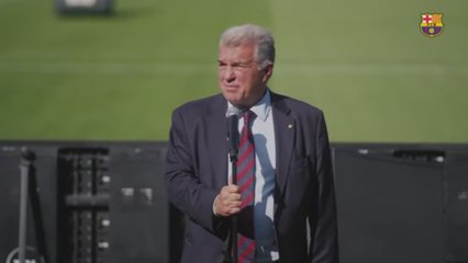 La ocurrencia de Laporta nada más agarró el micro en la reapertura del Camp Nou: carne de meme