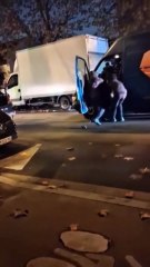 Découvrez les images spectaculaires de faux policiers qui tentent de kidnapper un homme en pleine rue au Bourget en Seine-Saint-Denis