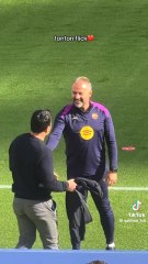 El gran gesto de Hansi Flick con Deco en el regreso del FC Barcelona al Camp Nou