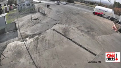 Ankara'da bir aileyi yok eden kaza! Hafif ticari araç tankere çarptı: 3 ölü