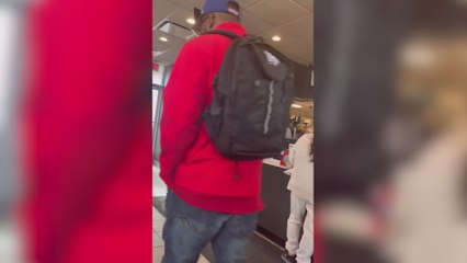 La agresión de esta clienta a la gerente de un McDonald's: la policía la está buscando